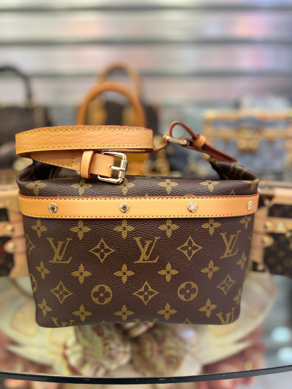 Louis Vuitton Monogram Cruiser Toiletry Bag.