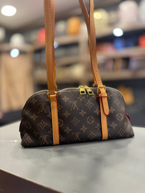 Louis Vuitton Squire East West(quality A+)