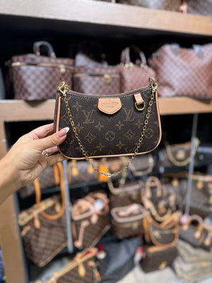 Louis Vuitton mini pochette (quality A+)