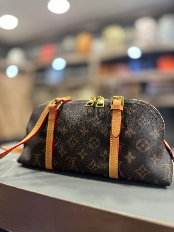 Louis Vuitton Squire East West(quality A+)
