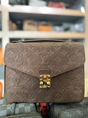 Louis Vuitton Pochette Métis Suede