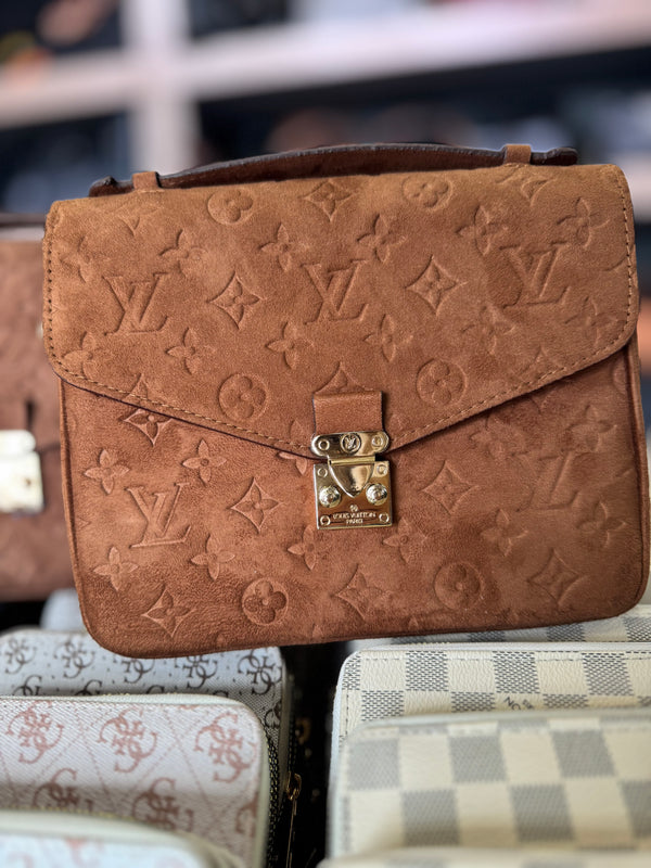 Louis Vuitton Pochette Métis Suede