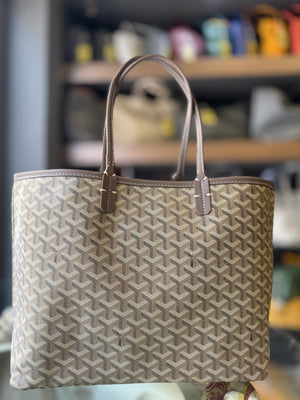 Goyard haki