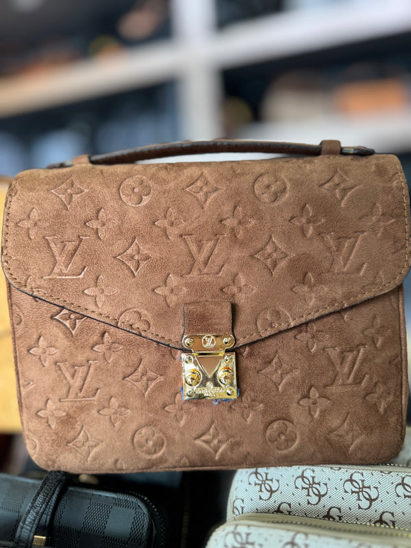 Louis Vuitton Pochette Métis Suede