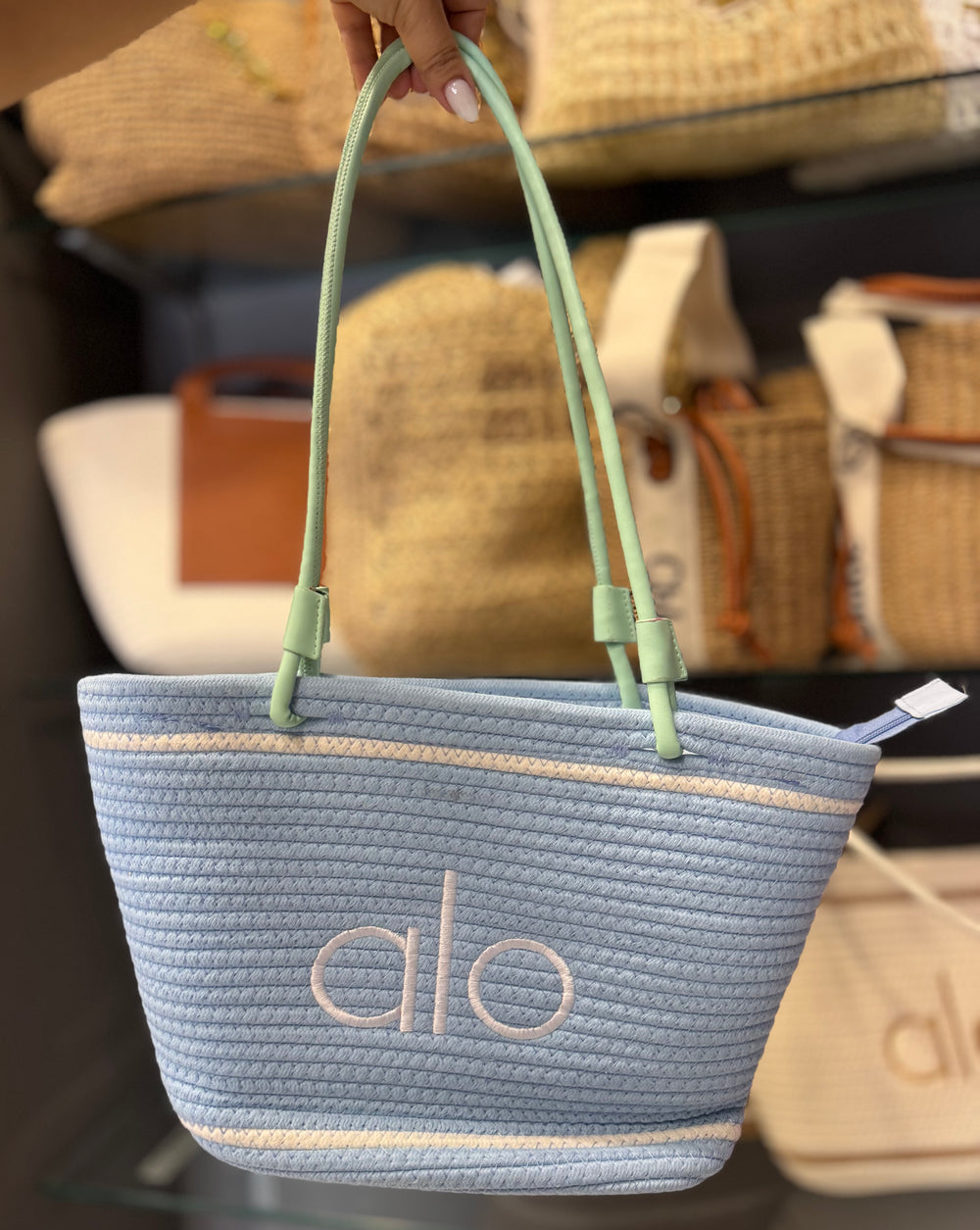 Alo yoga (sky blue)