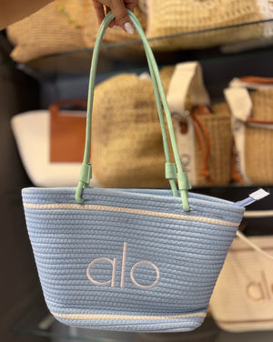 Alo yoga (sky blue)