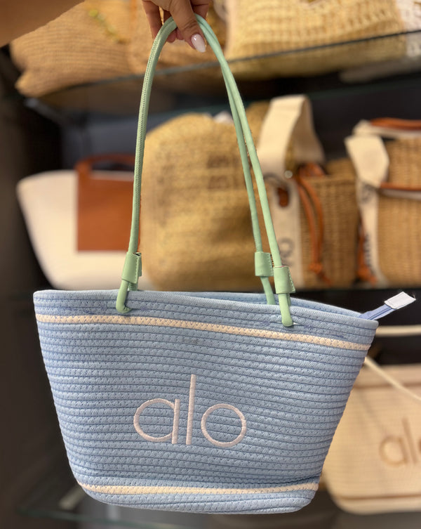 Alo yoga (sky blue)
