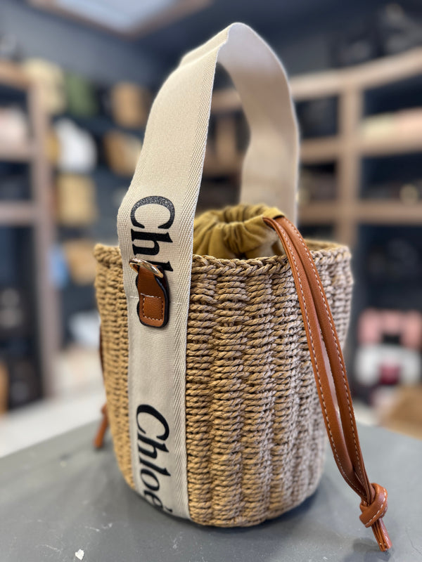 Chloé ψάθινη τσαντάκι με λουράκι