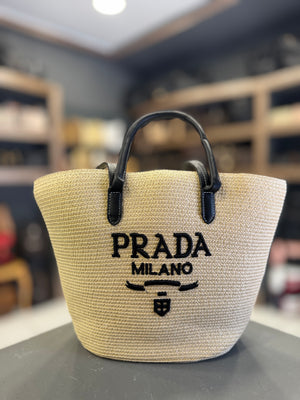 Prada ψάθινη τσάντα