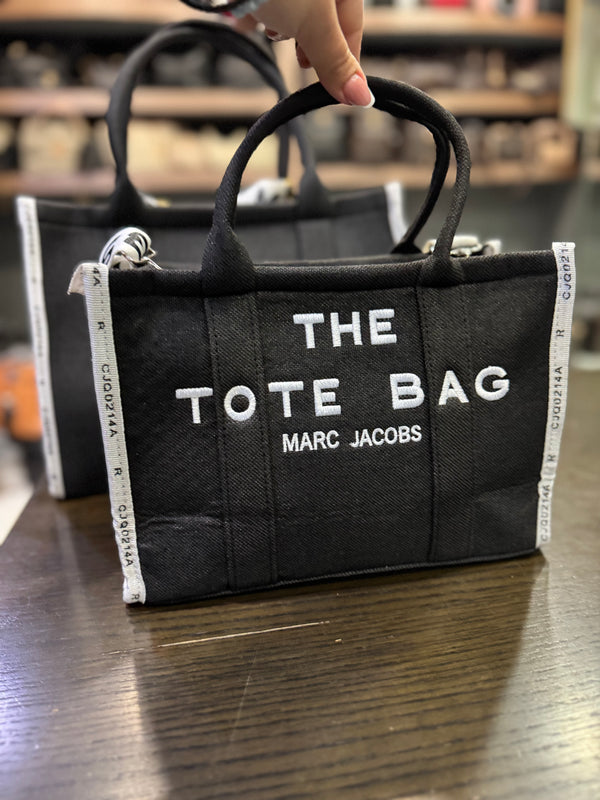 Τσάντα μαύρη με λευκές λεπτομέρειες Marc Jacobs 'The' Tote Bag
