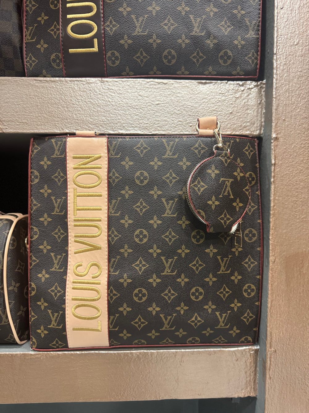 Τσάντα Καφέ Louis Vuitton monogram on the go
