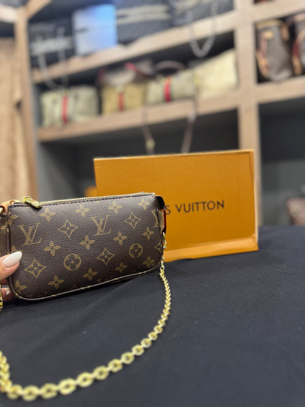 Louis Vuitton mini pochette (quality A+)
