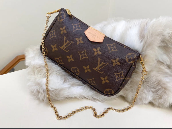 Louis Vuitton mini pochette (quality A+)