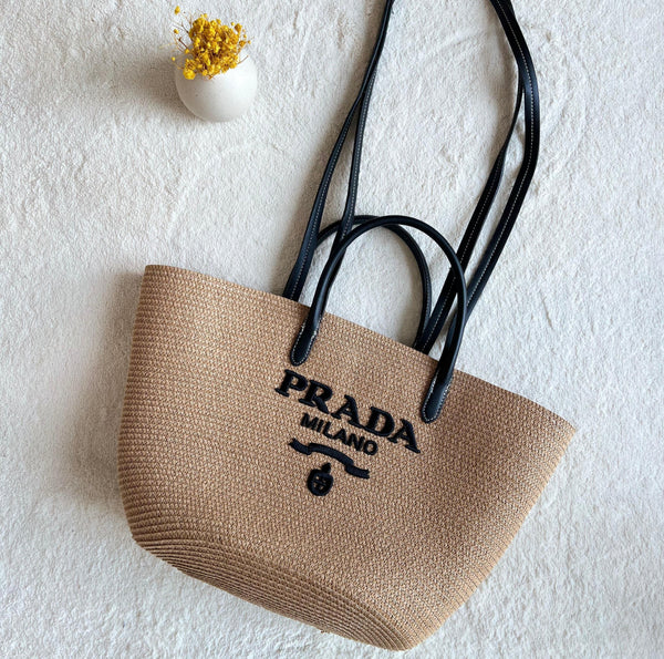 Prada τσάντα ψάθινη