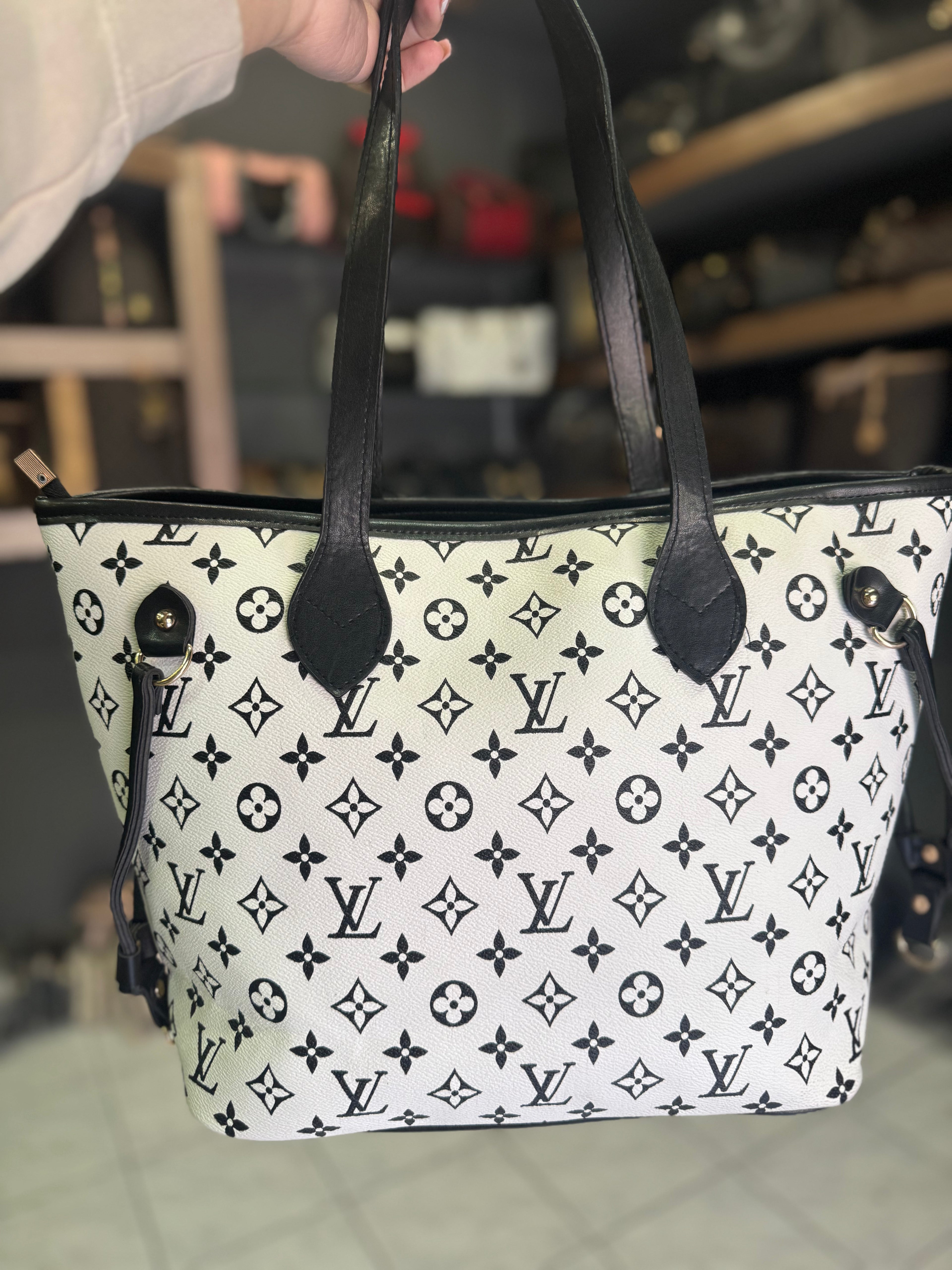 Louis Vuitton shopping τσάντα ωμού λευκή με μαύρο