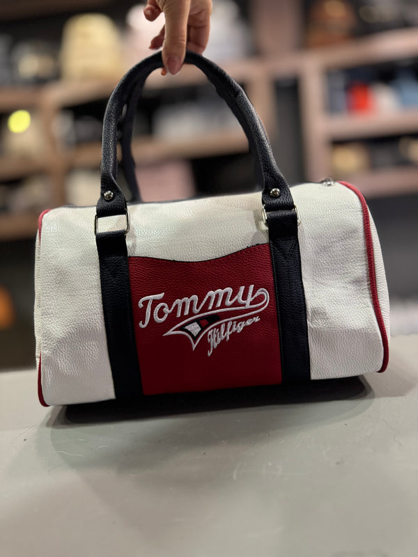 Τσάντα ώμου TOMMY HILFIGER